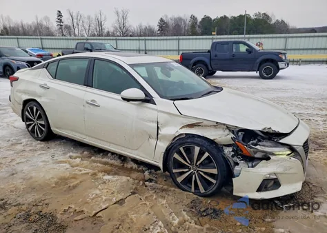 2020 Nissan Altima Platinum из США, поврежденный, VIN 1N4AL4FV4LC148120